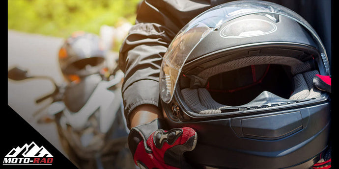 Errores más comunes al usar casco de moto