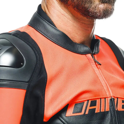 Chamarra de Piel Perforada Dainese Racing 4 Estiva Black/Fluo-Red