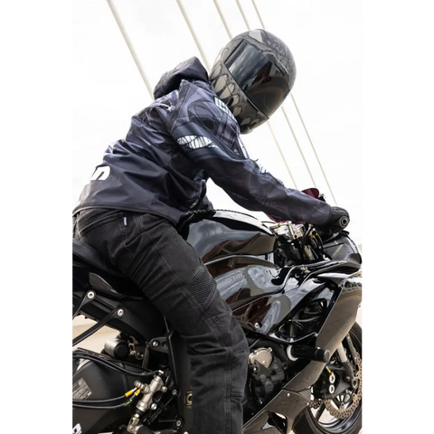 Chamarra Icon Airform Manik'r™ Black