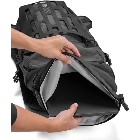 Mochila REV'IT! Bauxite 18L H2O, Black